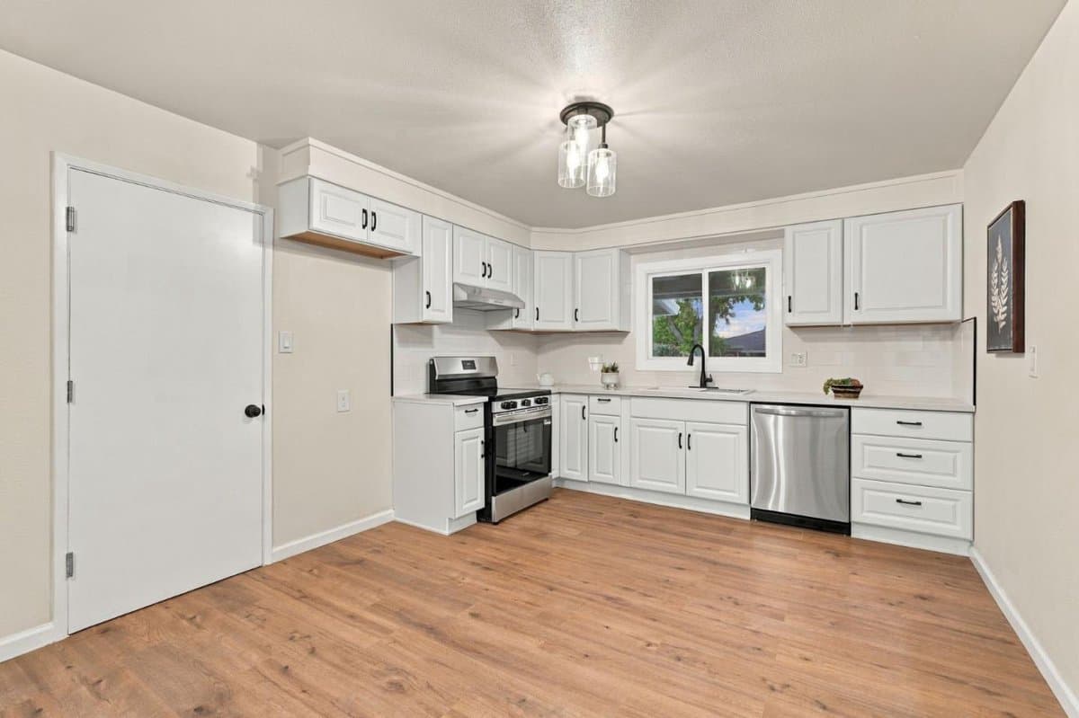 1209 Botelho Street - Photo 5