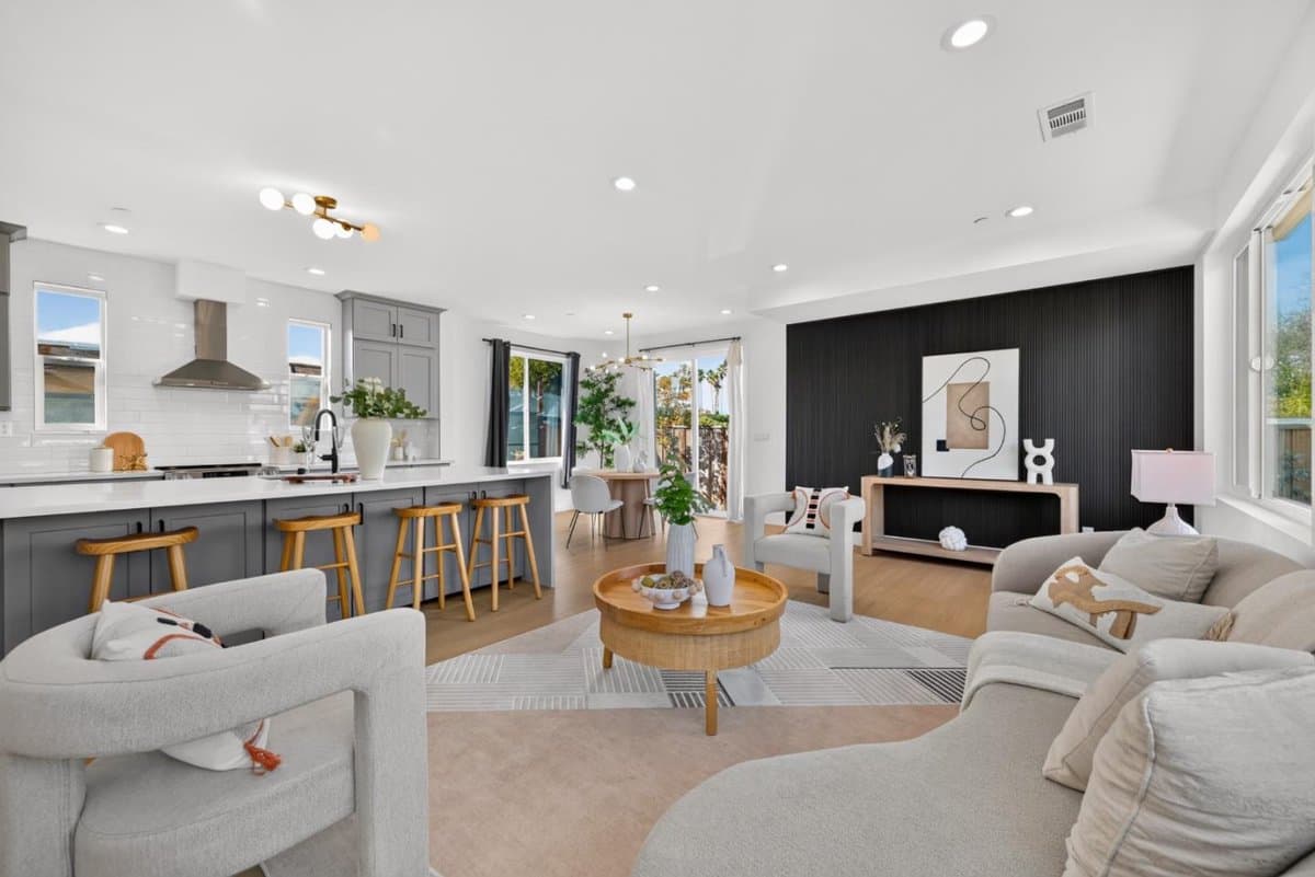 1355 Olympia Avenue - Photo 2