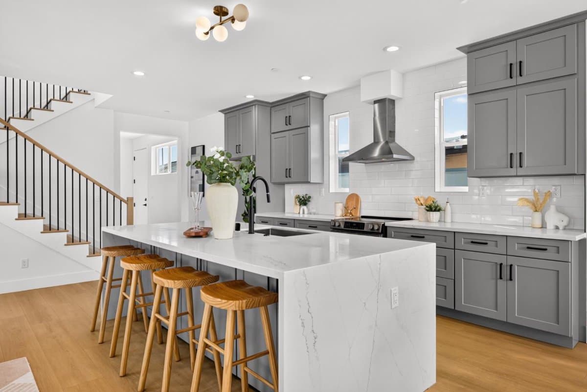 1355 Olympia Avenue - Photo 4