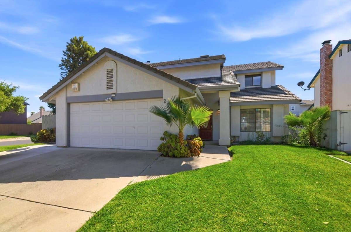 2512 Burlwood Drive - Photo 2