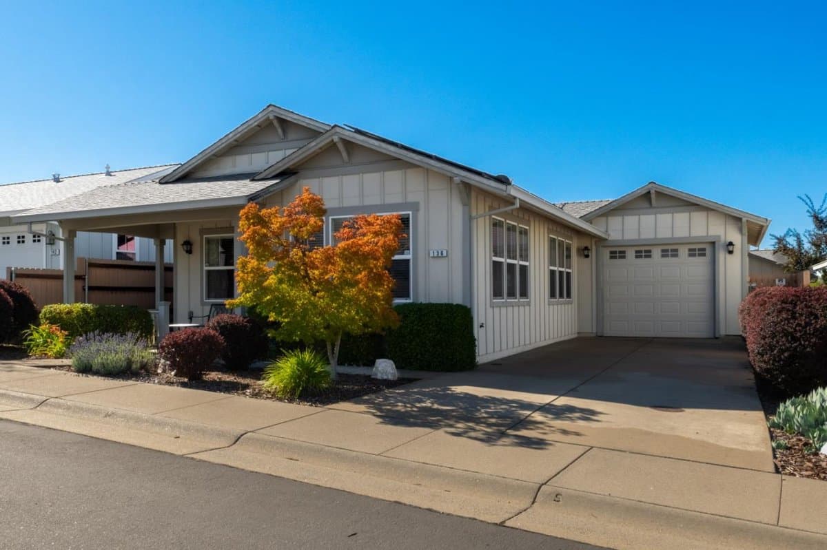 136 Cottage Circle - Photo 2