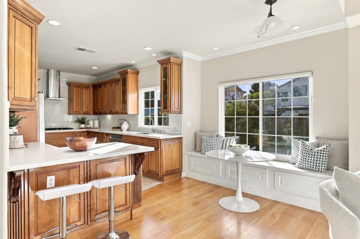 10221 Stern Avenue - Photo 3