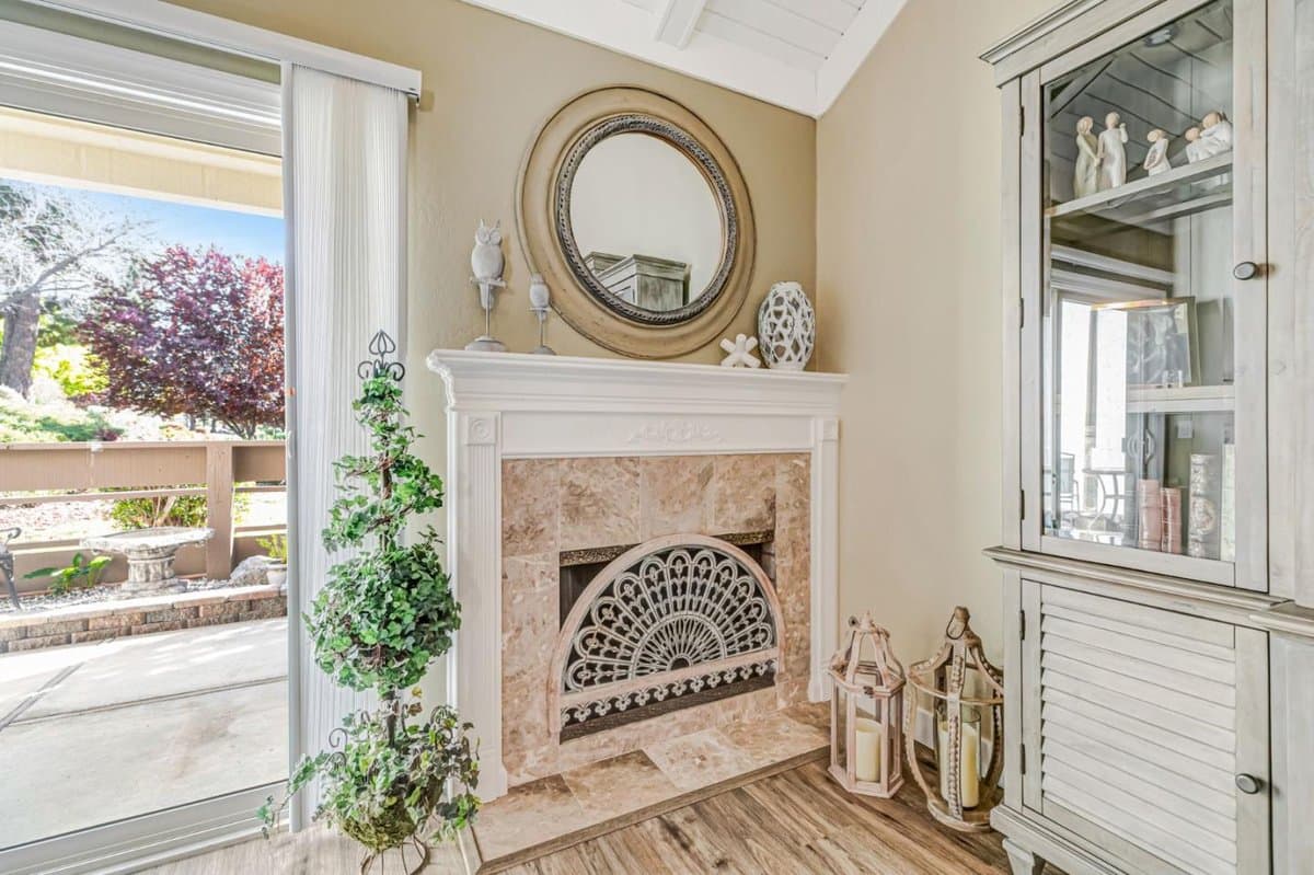 6094 Montgomery Court - Photo 5
