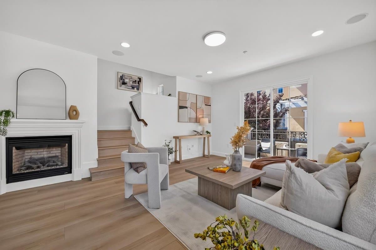 1762 Hillebrant Place - Photo 2