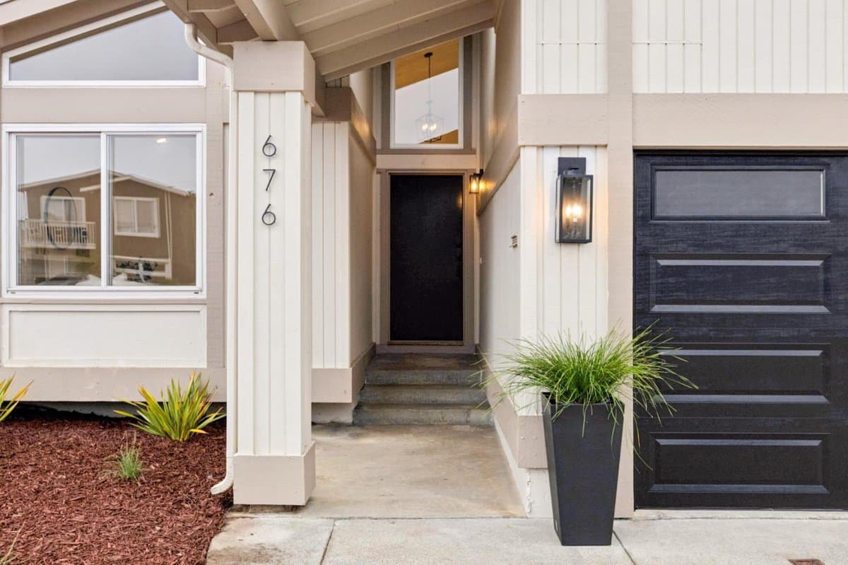 676 Imperial Drive - Photo 2