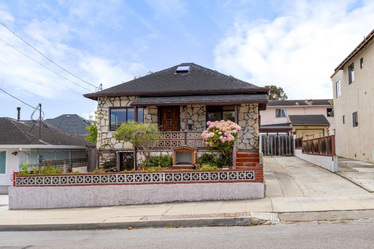 833 Hellam Street - Photo 3