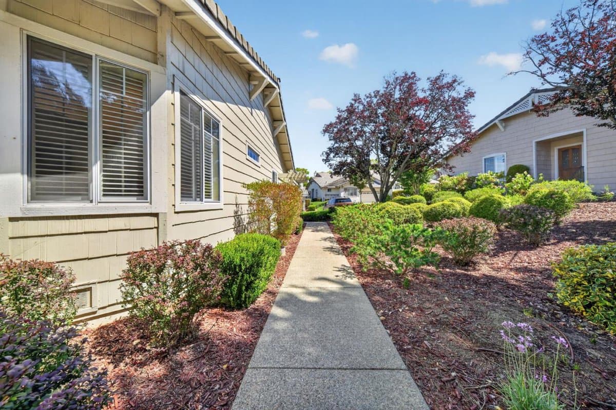 8718 Mccarty Ranch Drive - Photo 3