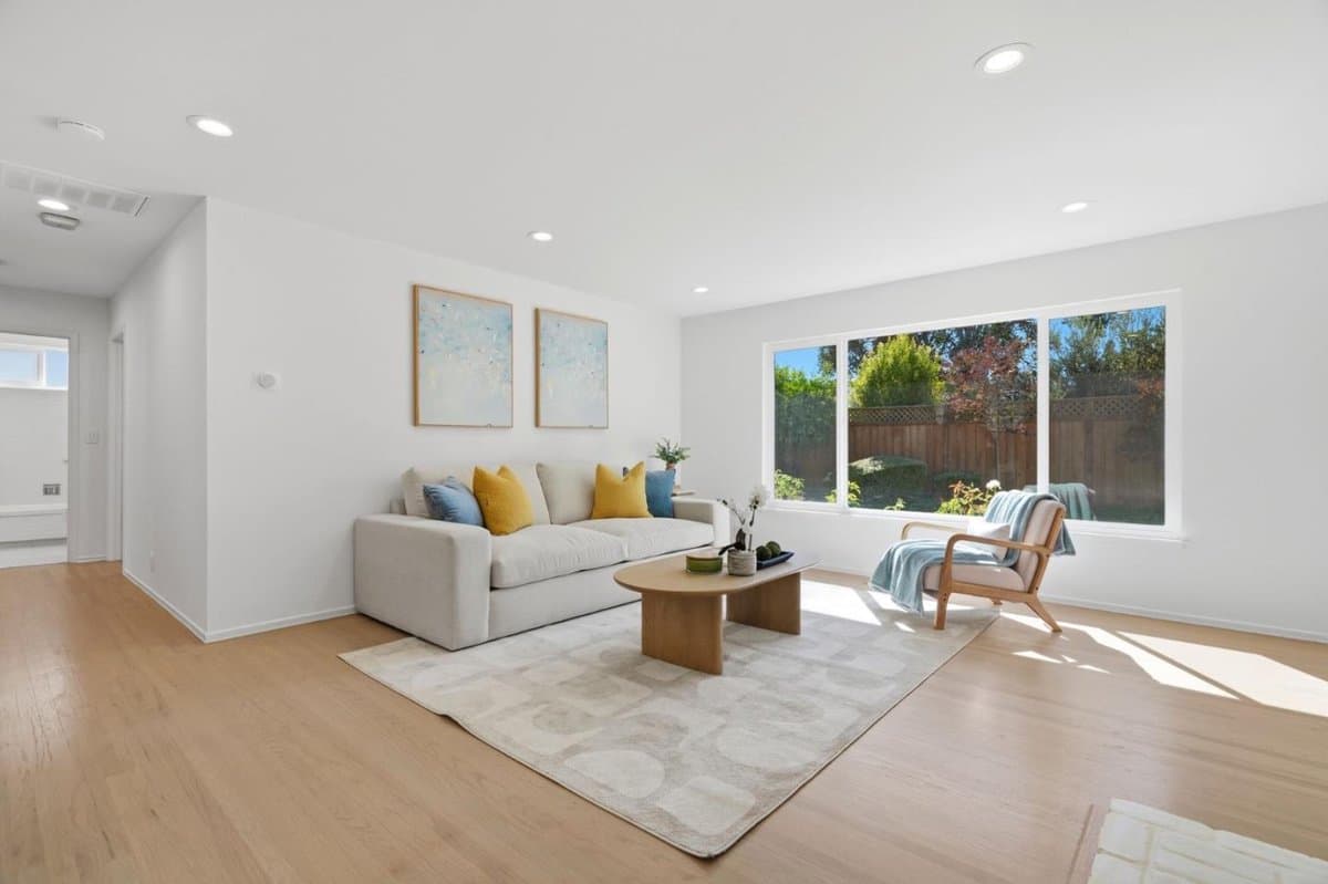 4886 Clarendon Drive - Photo 5