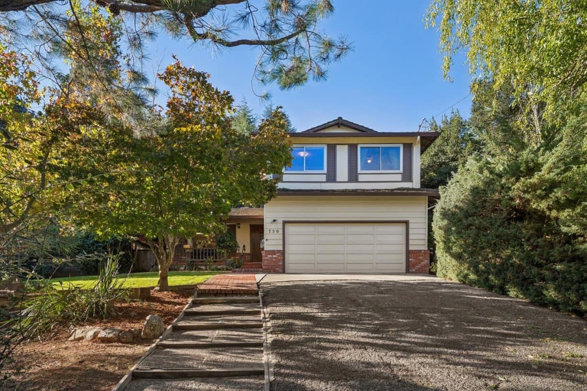 750 California Way - Photo 2