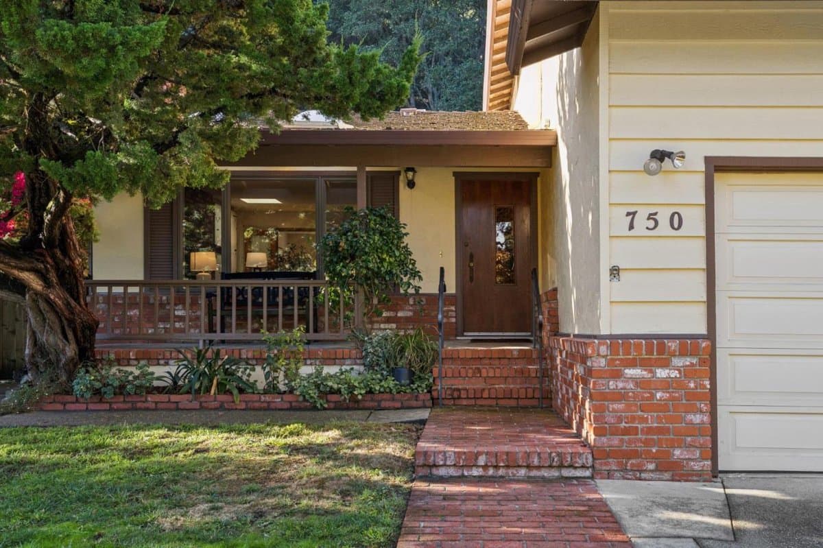 750 California Way - Photo 3