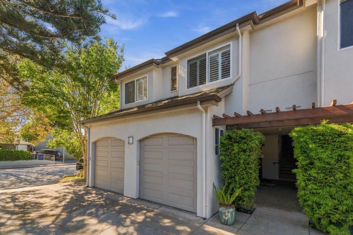 208 Bay Street #H - Photo 1