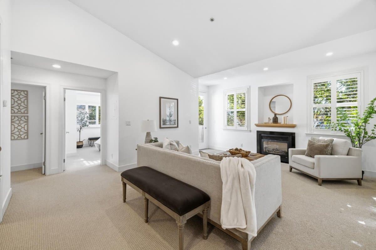 208 Bay Street #H - Photo 2