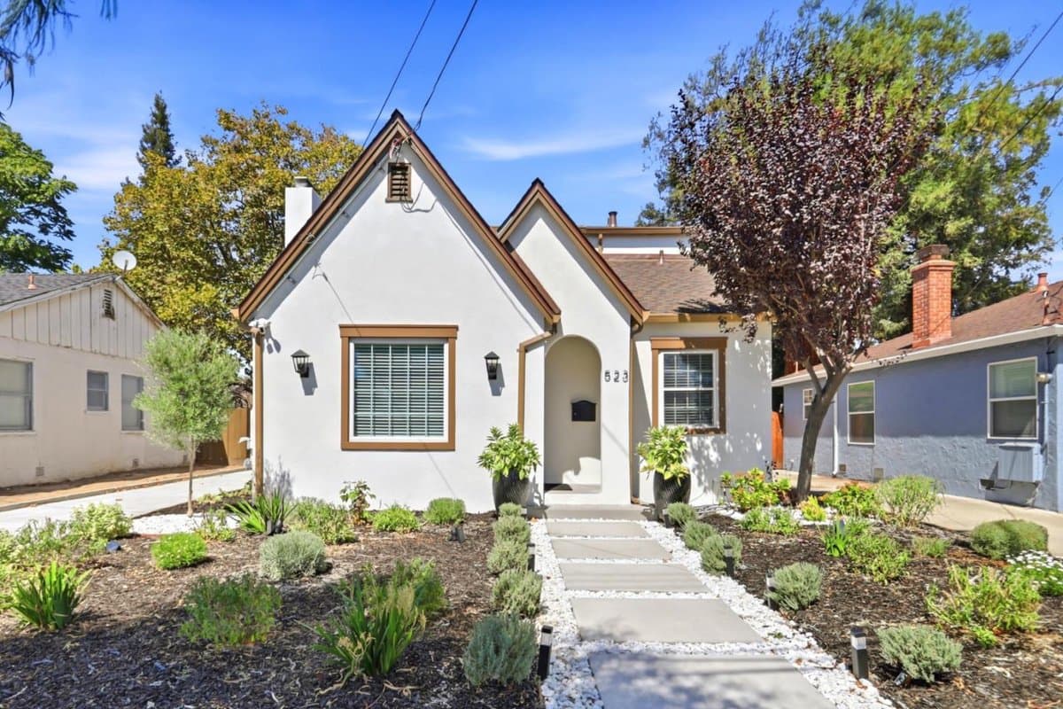 523 Hull Avenue - Photo 1