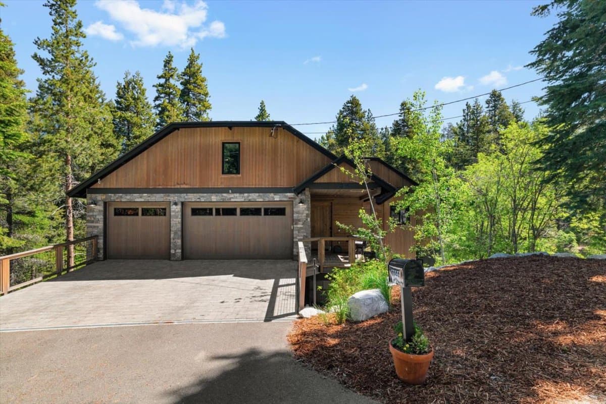 2366 Highlands Drive - Photo 3