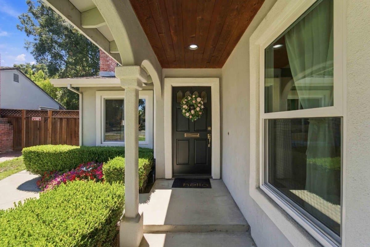 2092 Lynwood Terrace - Photo 2
