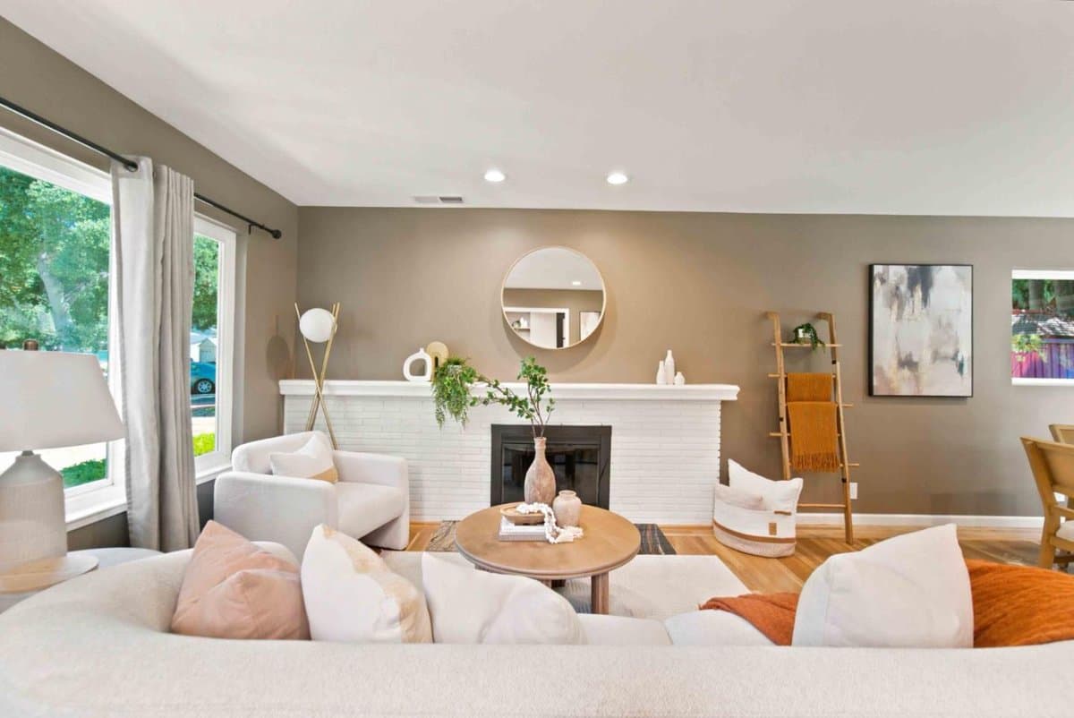 2092 Lynwood Terrace - Photo 3