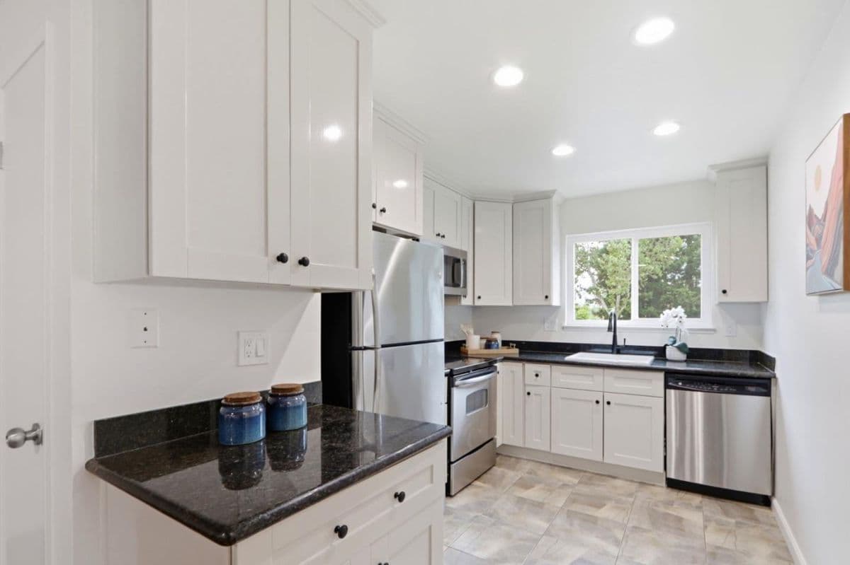 1547 Four Oaks Circle - Photo 4