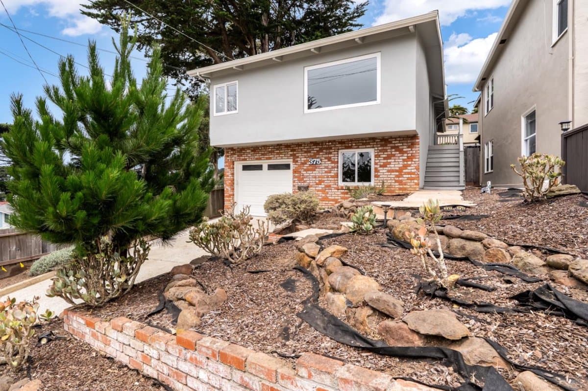 375 Bancroft Way - Photo 2