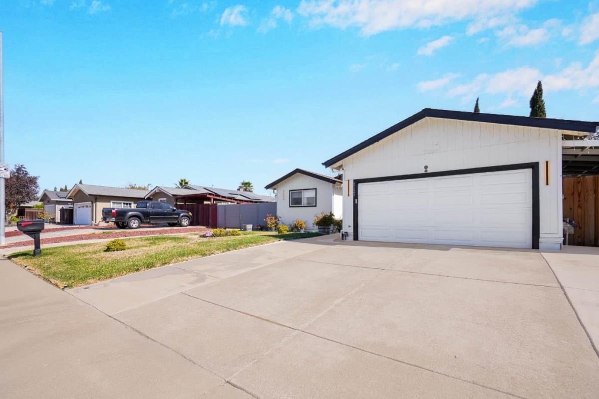 2127 Shetland Road - Photo 3