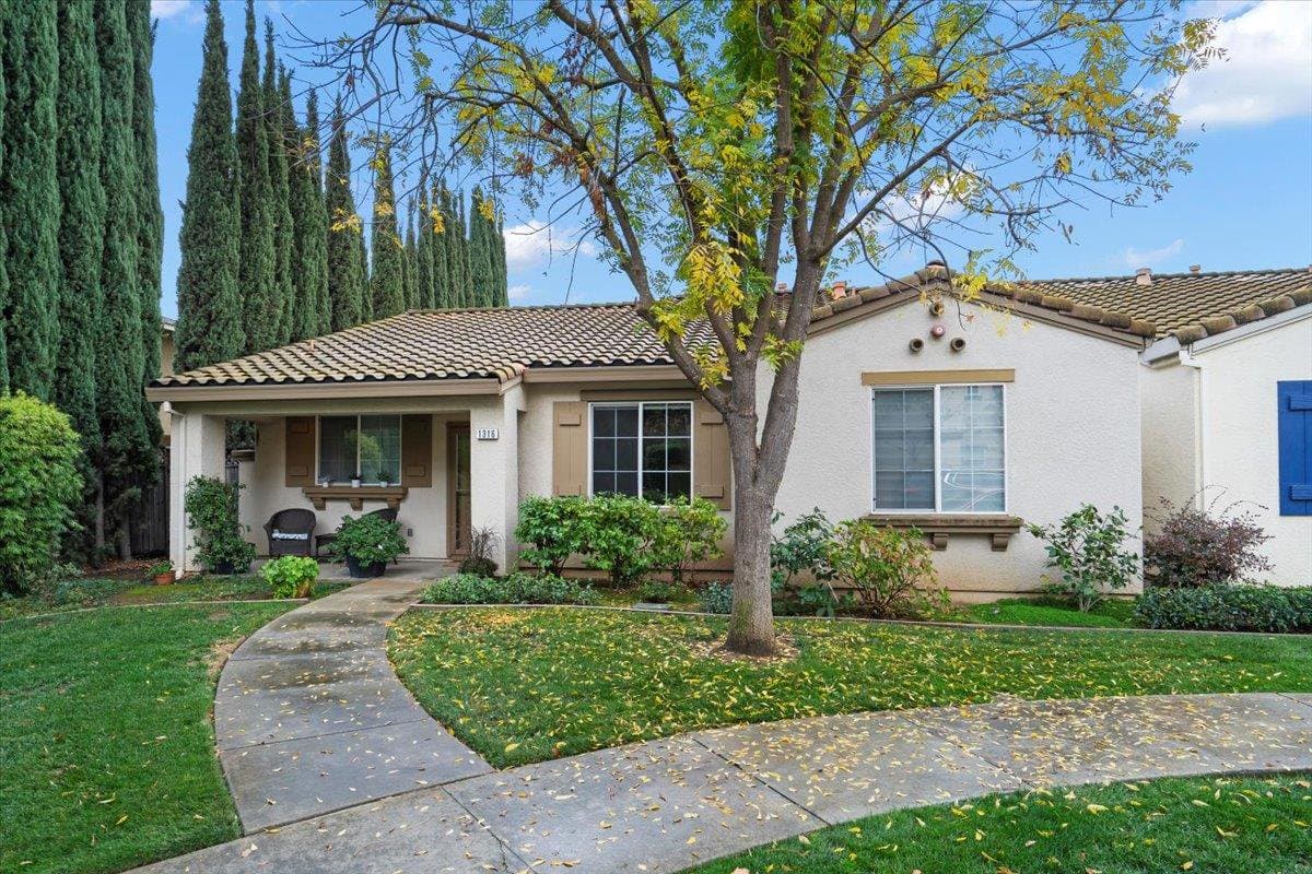 1316 White Oak Place - Photo 2