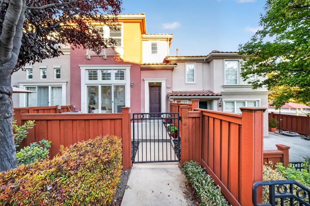 318 Vista Roma Way - Photo 1