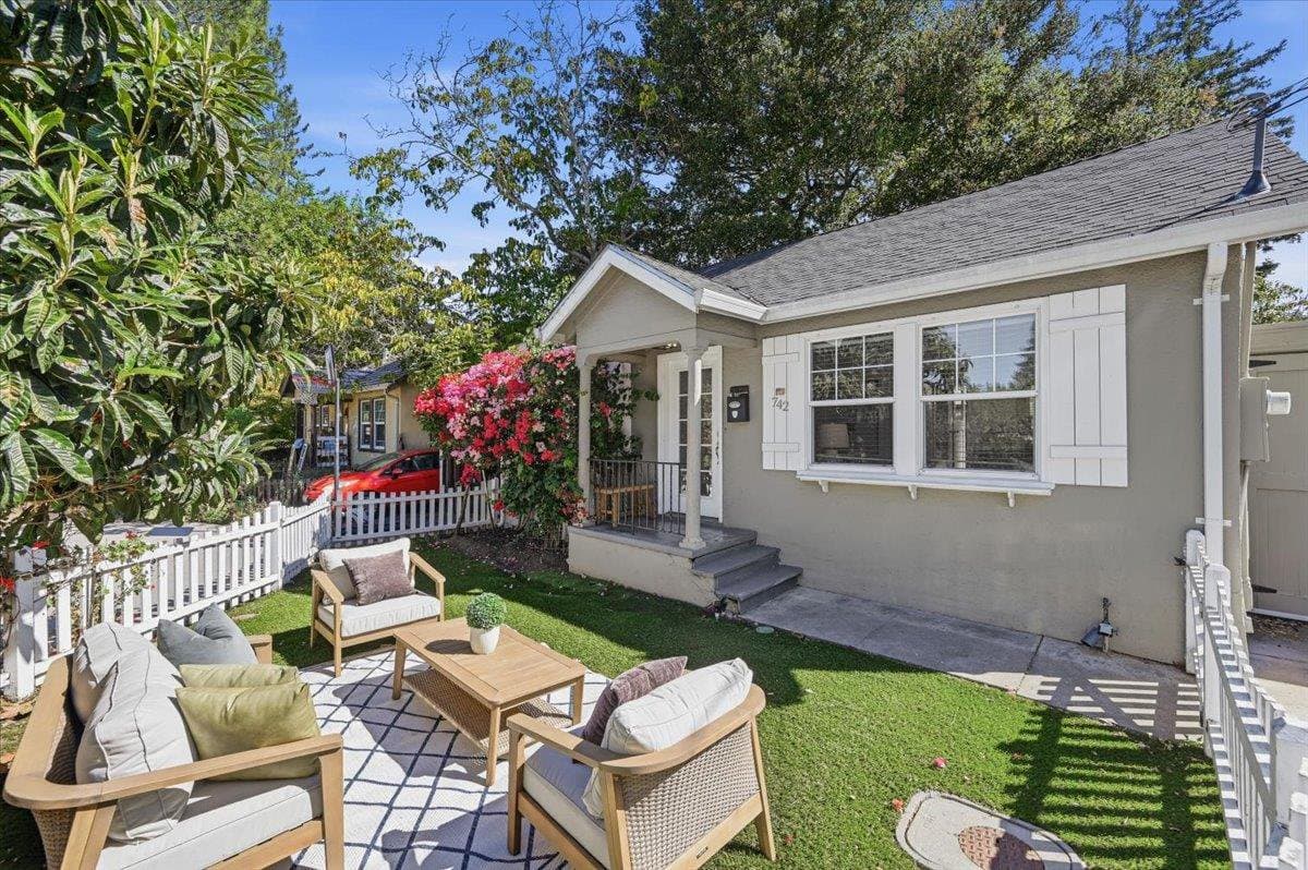 742 Homer Avenue - Photo 3