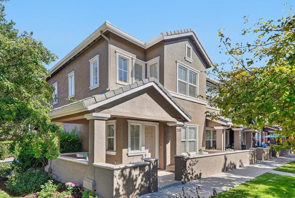 233 Lighthouse Drive - Photo 1