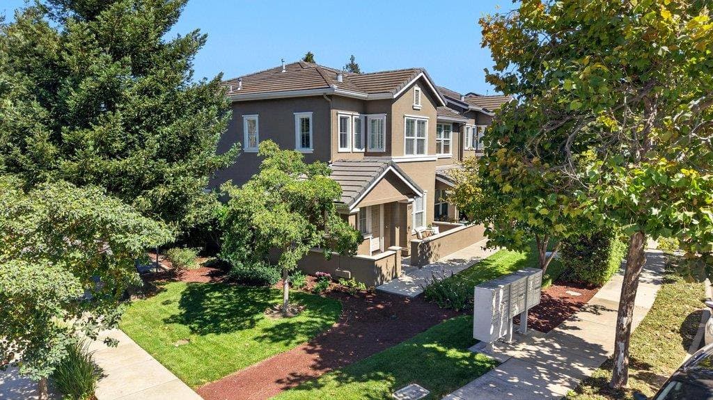 233 Lighthouse Drive - Photo 2