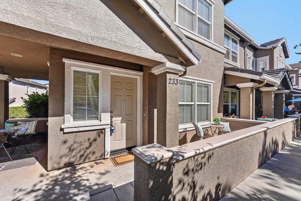 233 Lighthouse Drive - Photo 4