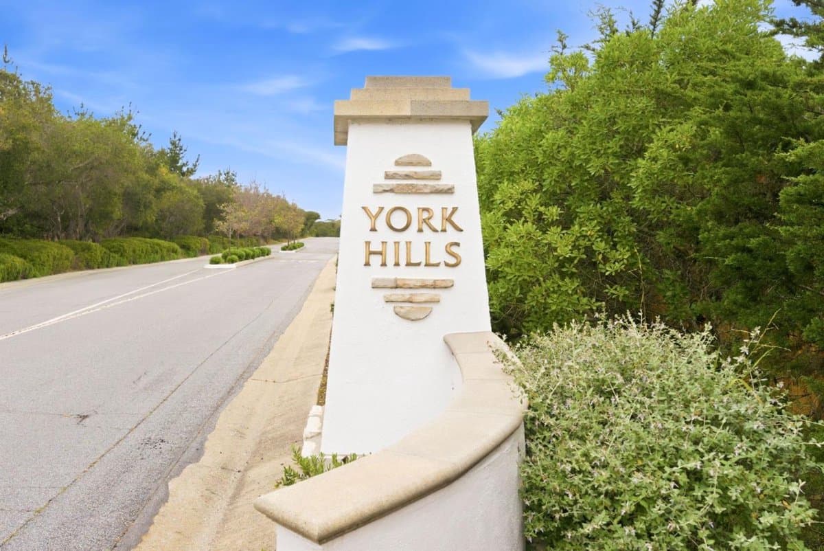 9505 York Road - Photo 2