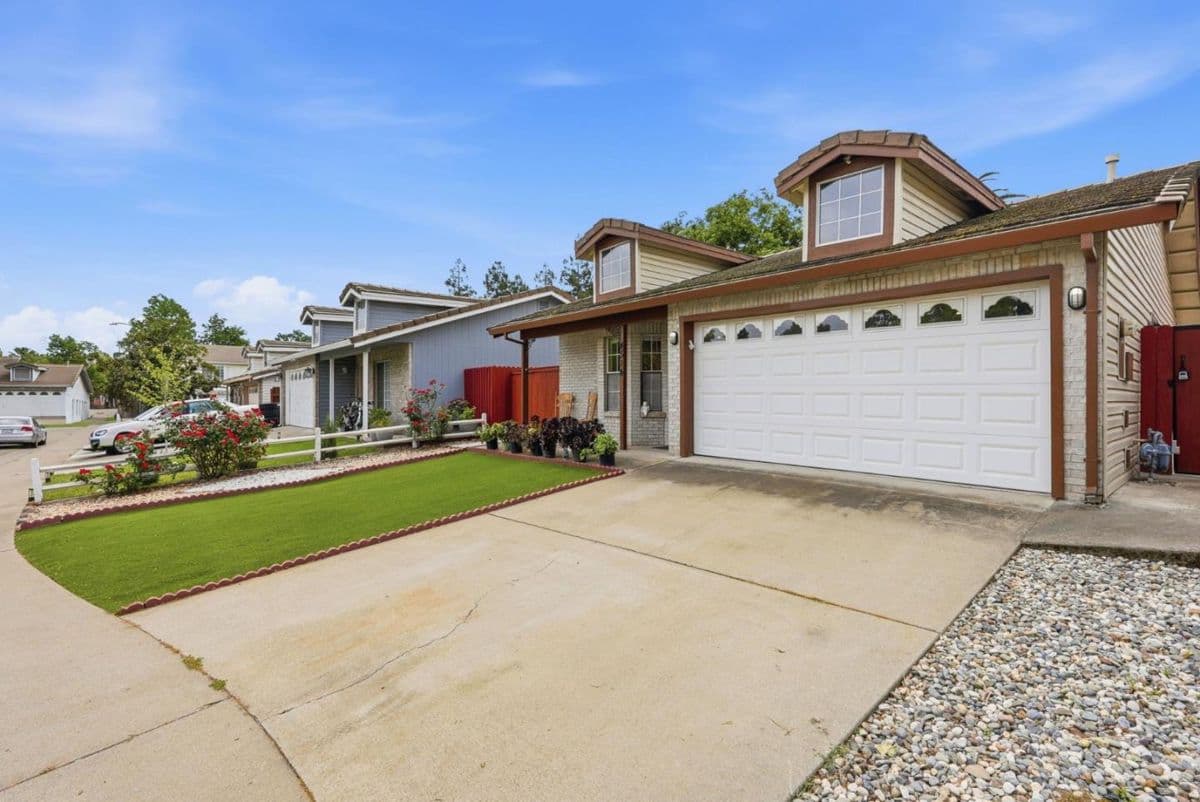 4514 Whimbrell Court - Photo 2