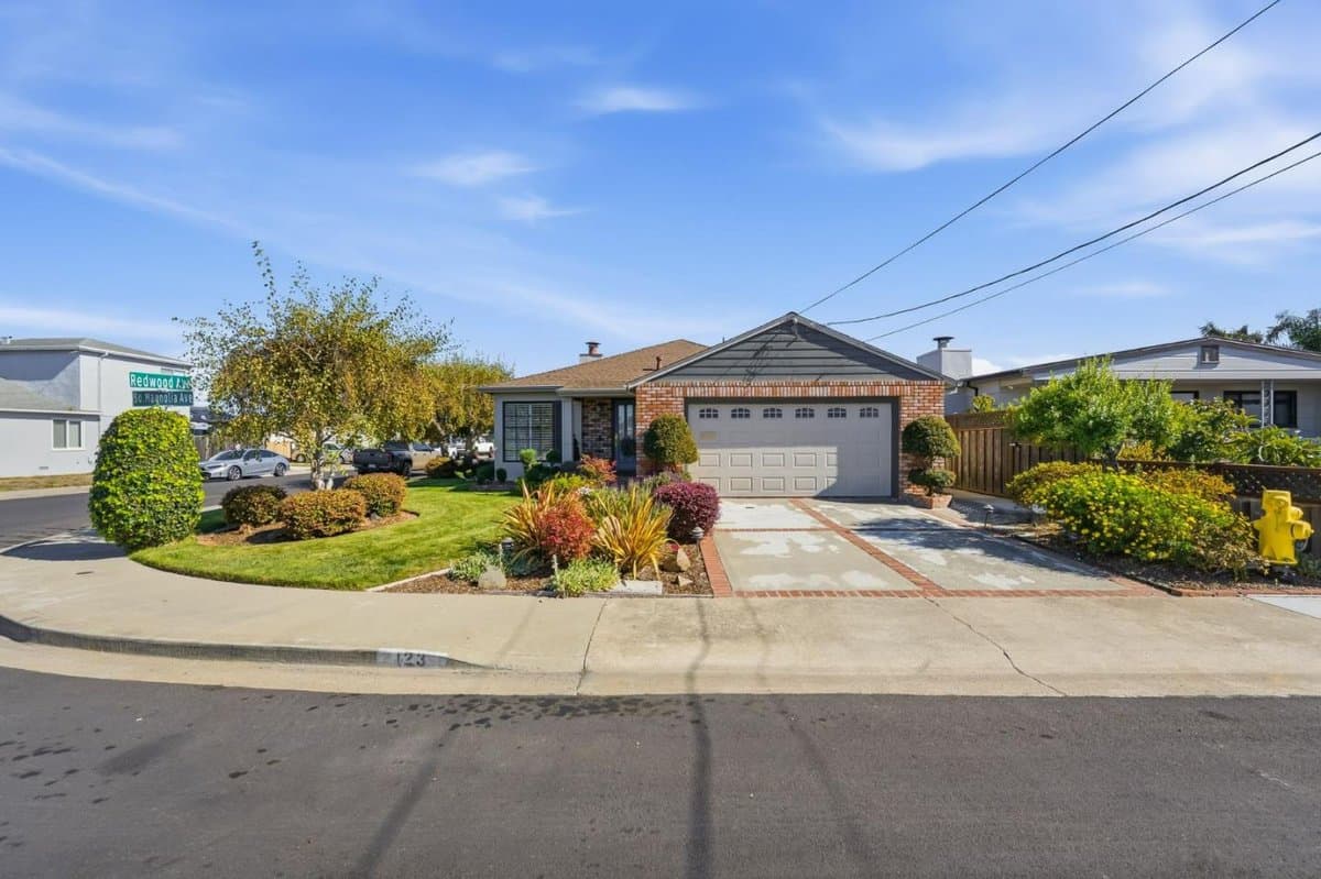 123 South Magnolia Avenue - Photo 1
