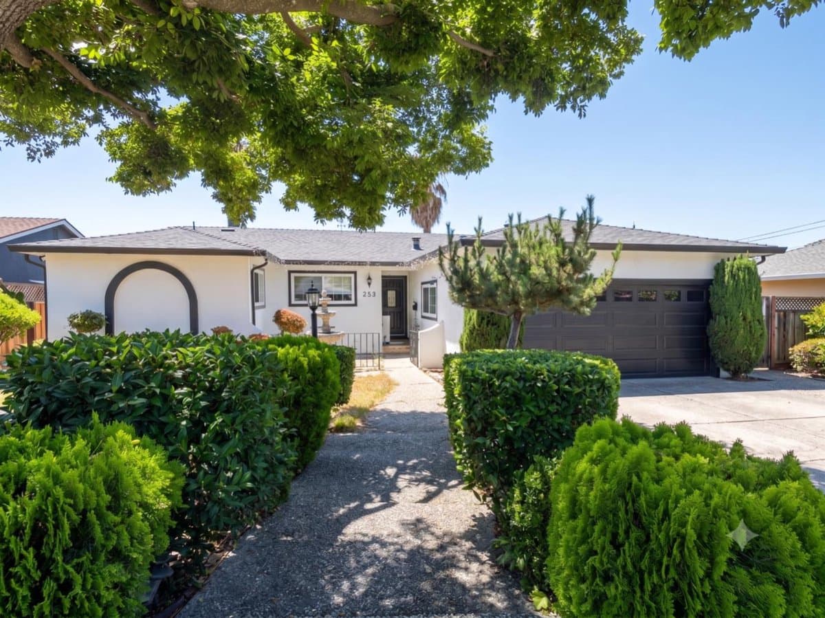 253 Spring Valley Lane - Photo 1