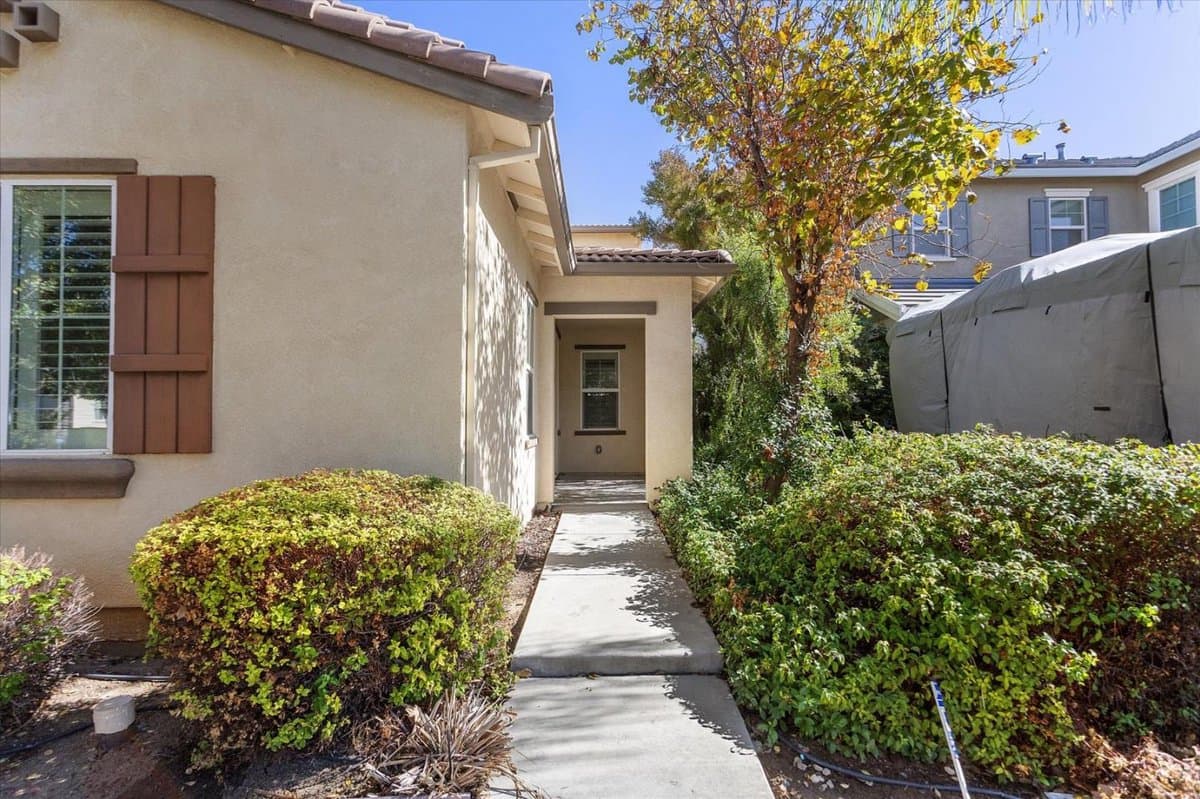 828 North Museo Drive - Photo 5