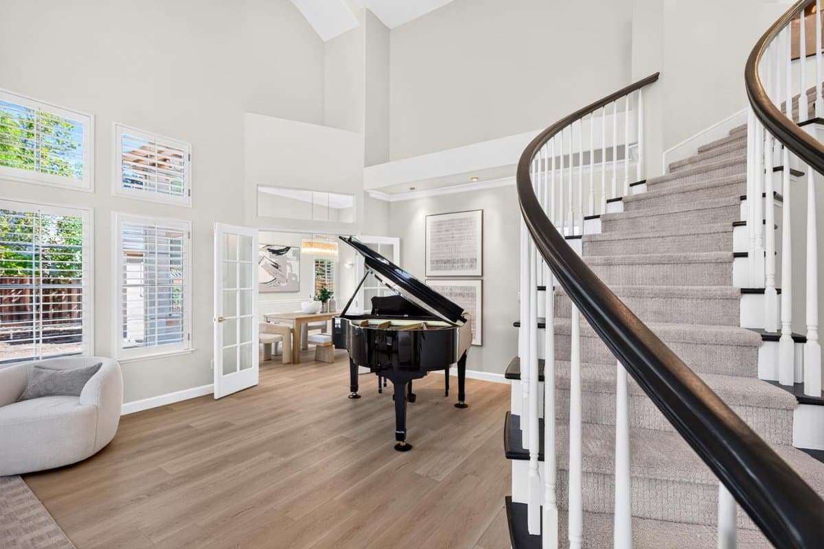 848 Summit Court - Photo 5