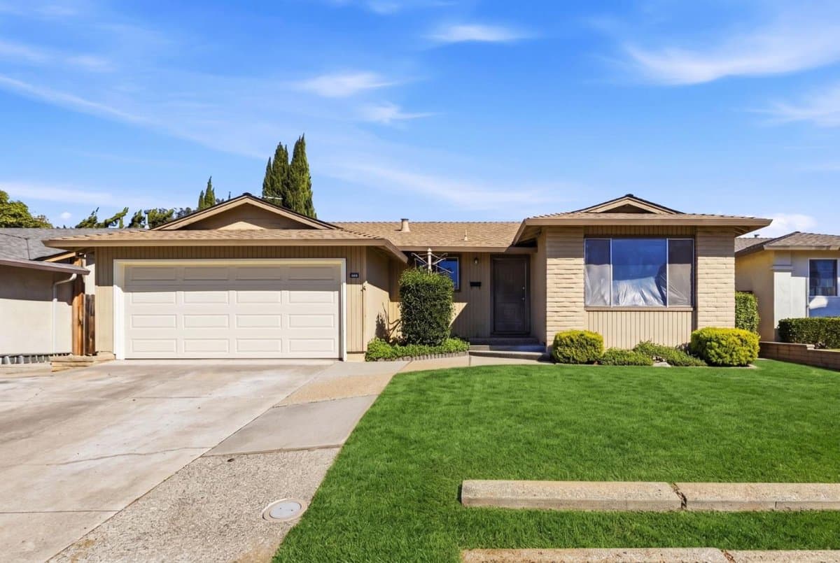 1512 Queens Crossing Drive - Photo 1
