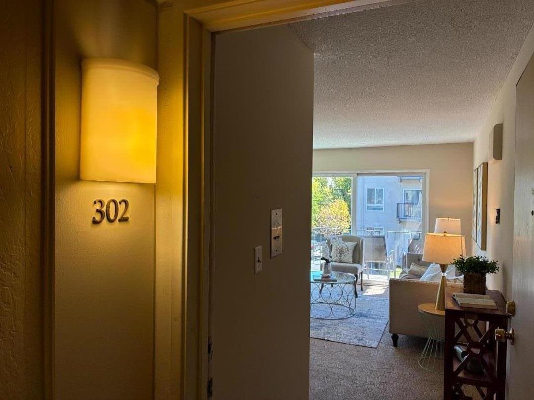 847 North Humboldt Street #302 - Photo 3