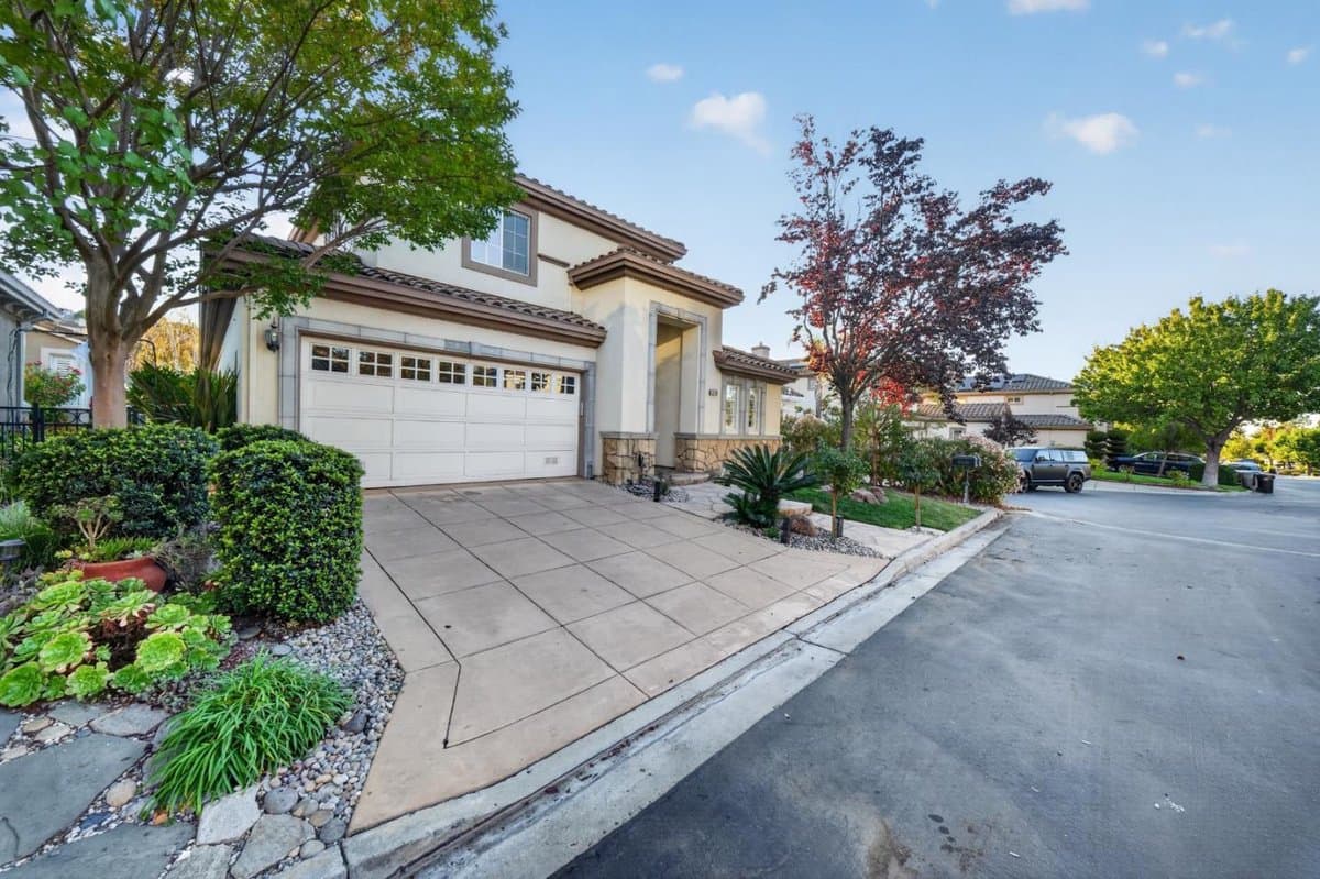 5916 Pistoia Way - Photo 2