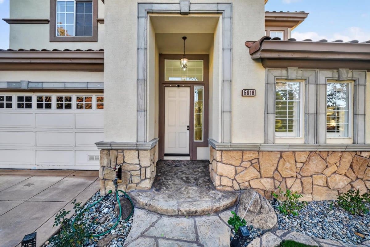 5916 Pistoia Way - Photo 3