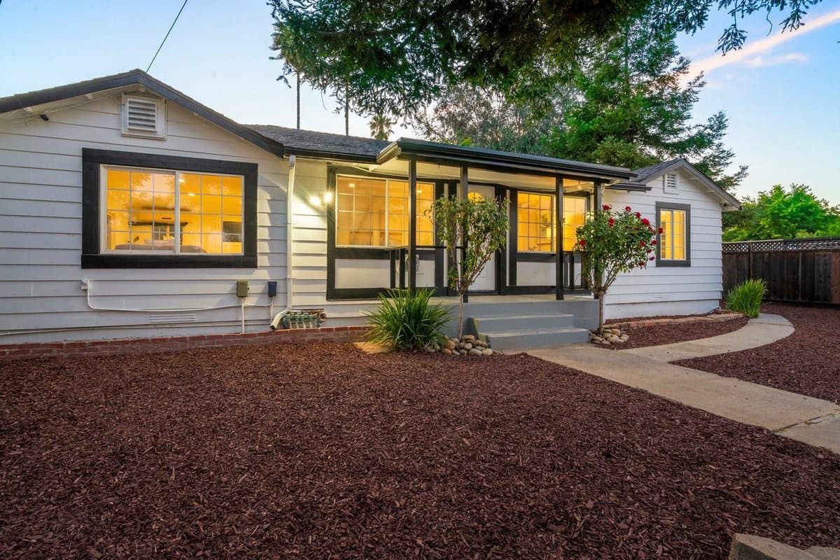 1131 Shamrock Drive - Photo 2