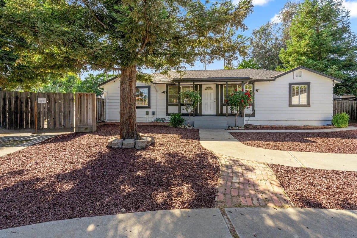 1131 Shamrock Drive - Photo 5
