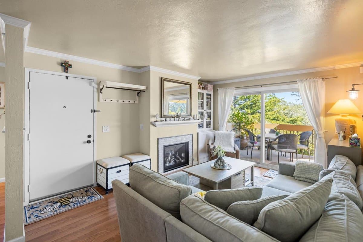 1111 Golden Oaks Lane - Photo 2