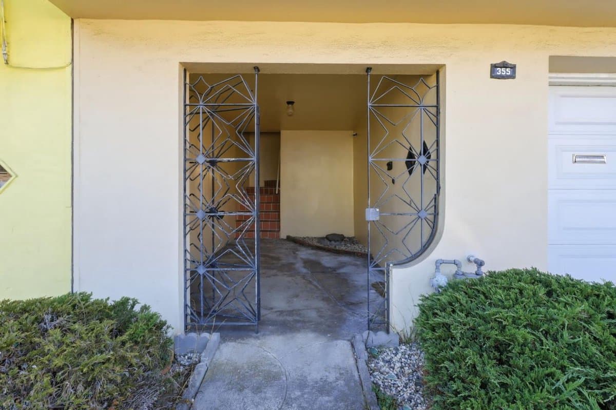 355 Chester Avenue - Photo 2