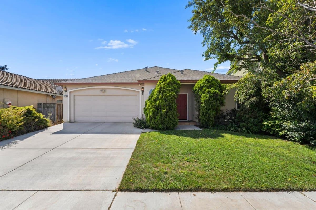 1259 Greenleaf Loop - Photo 2