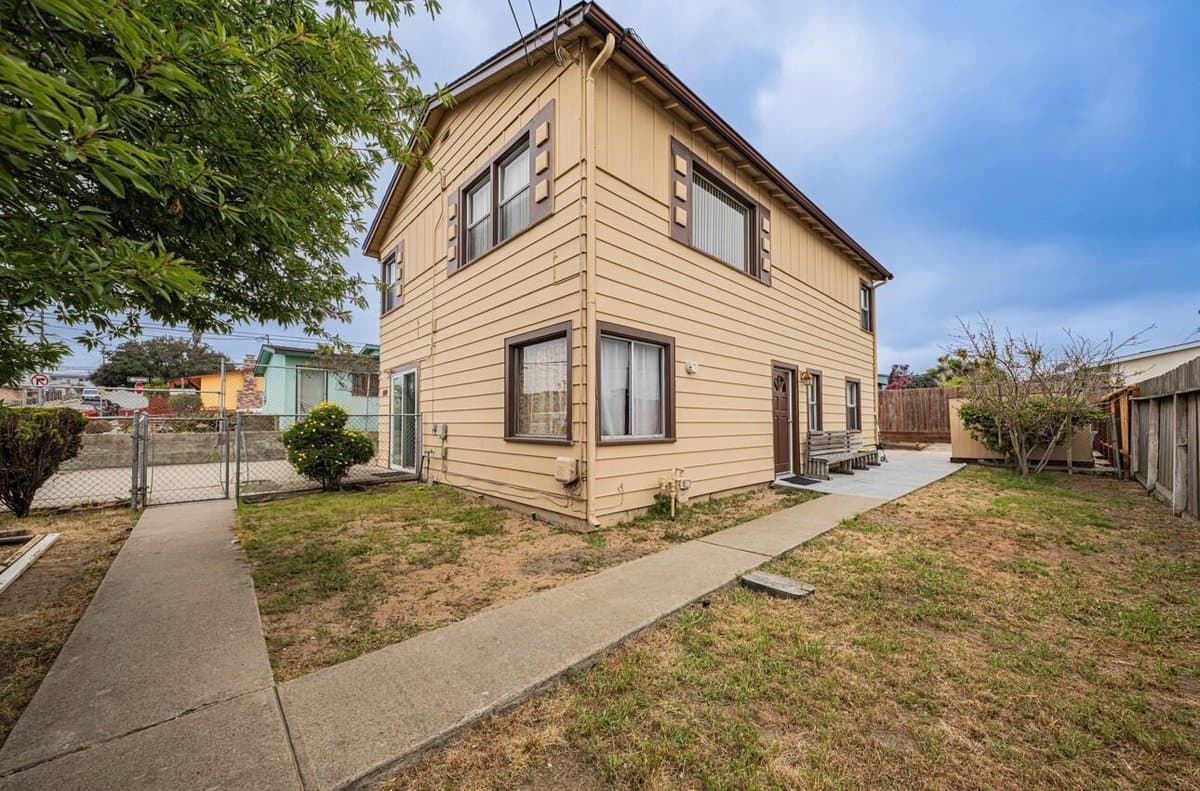 1484 Sonoma Avenue - Photo 2