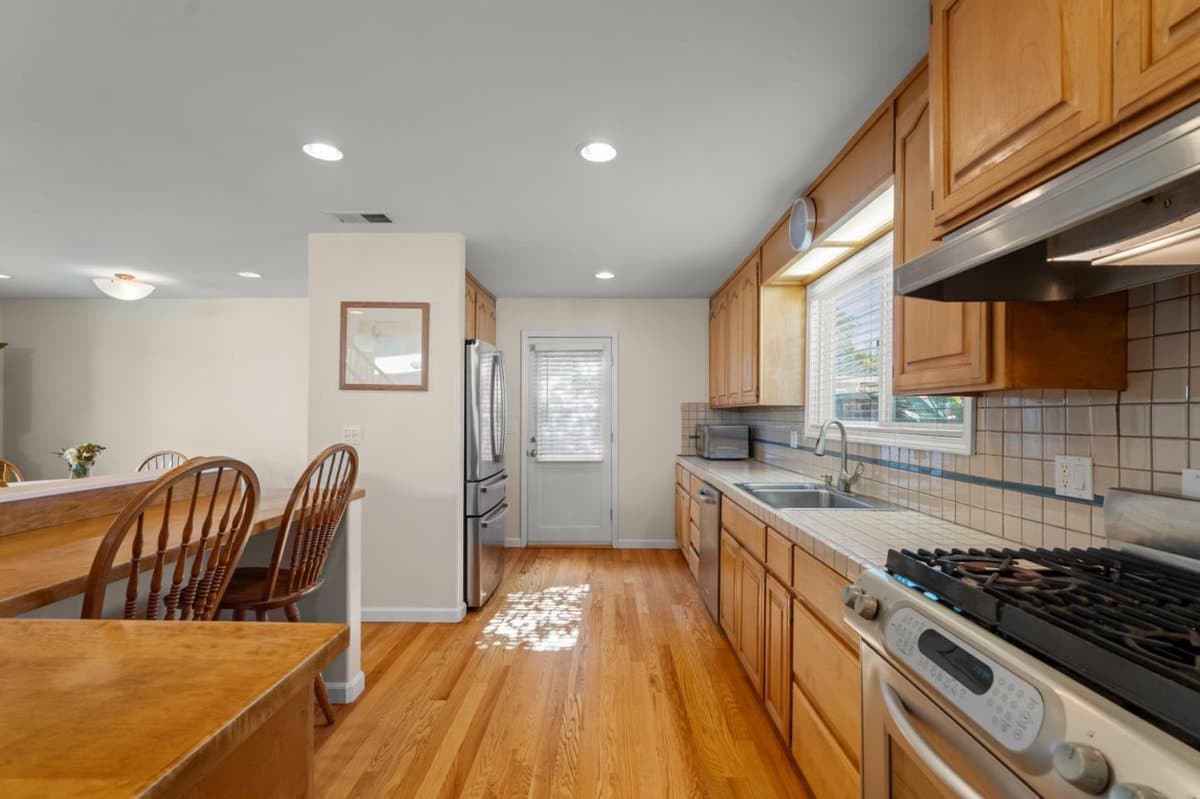 5540 Dartmouth Drive - Photo 3