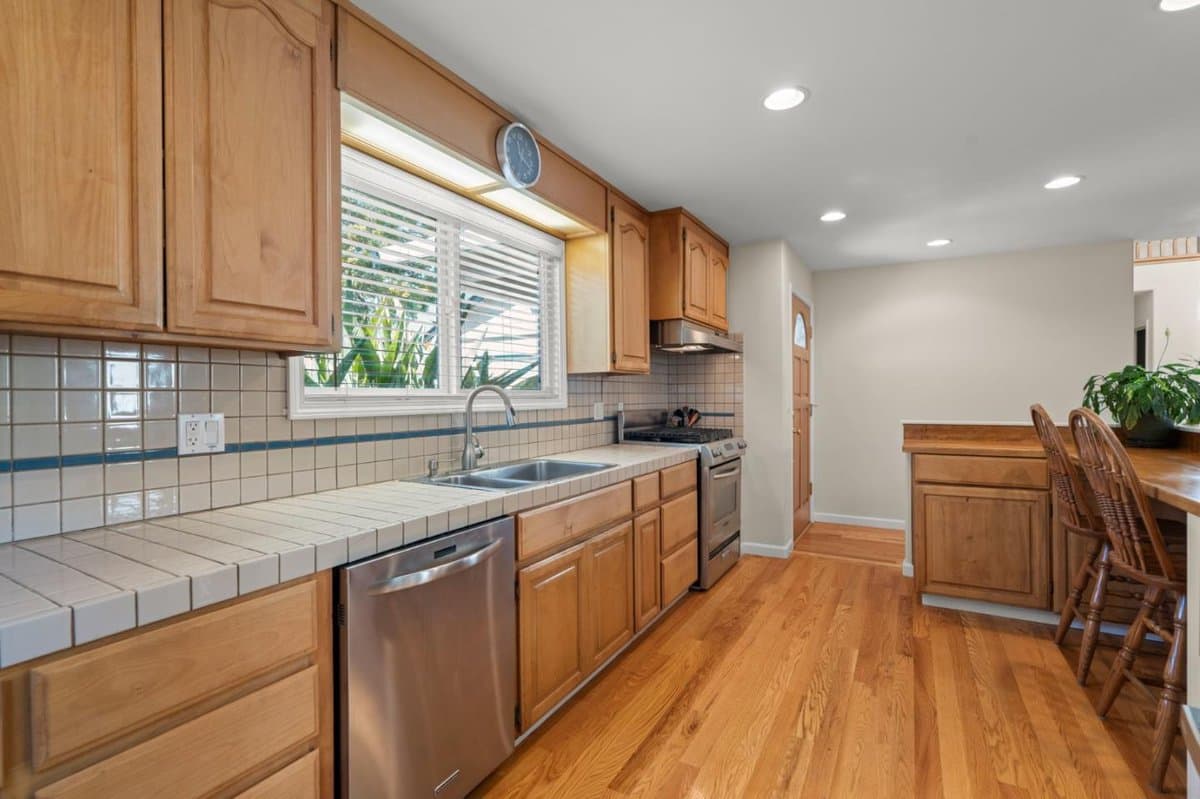 5540 Dartmouth Drive - Photo 4