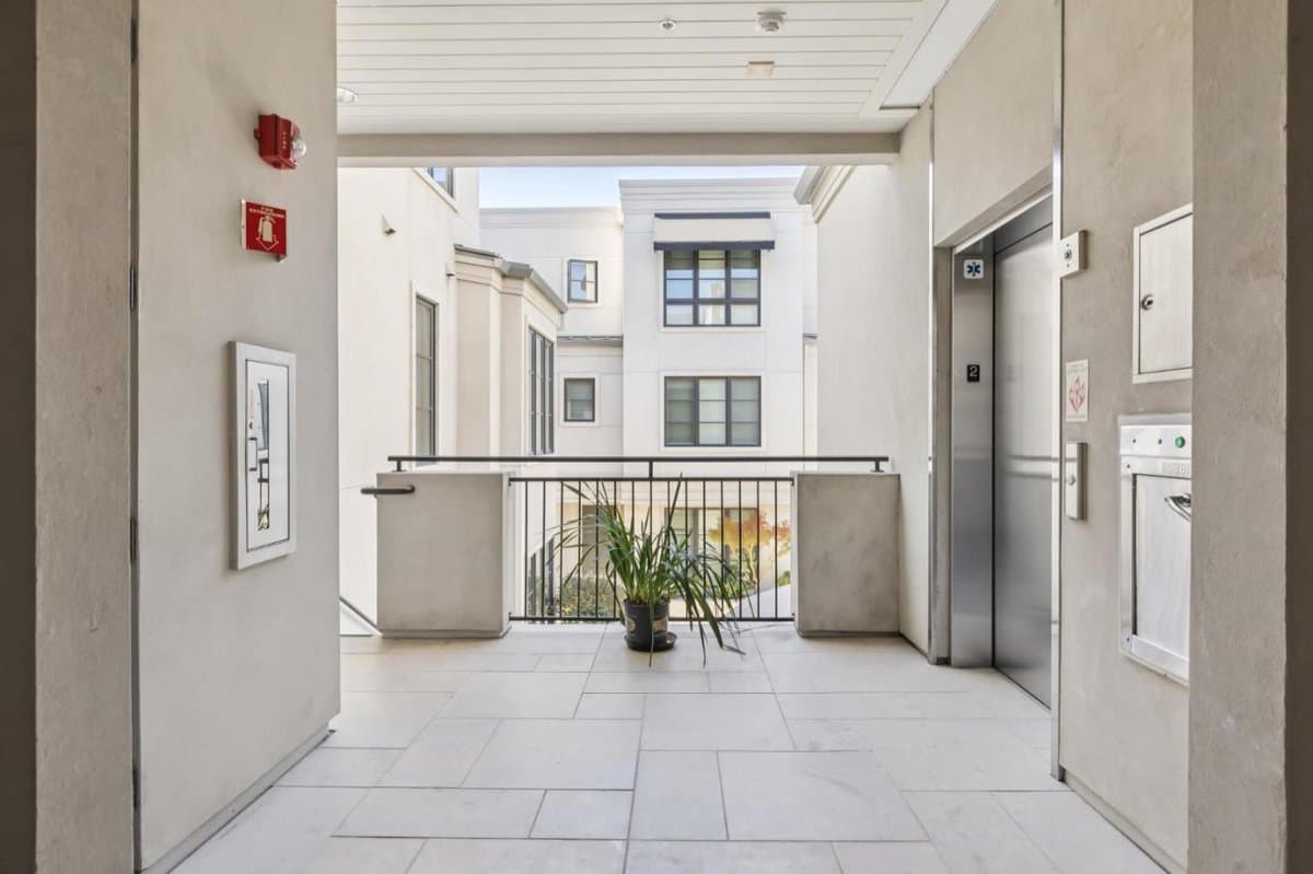 320 Bryant Street - Photo 4