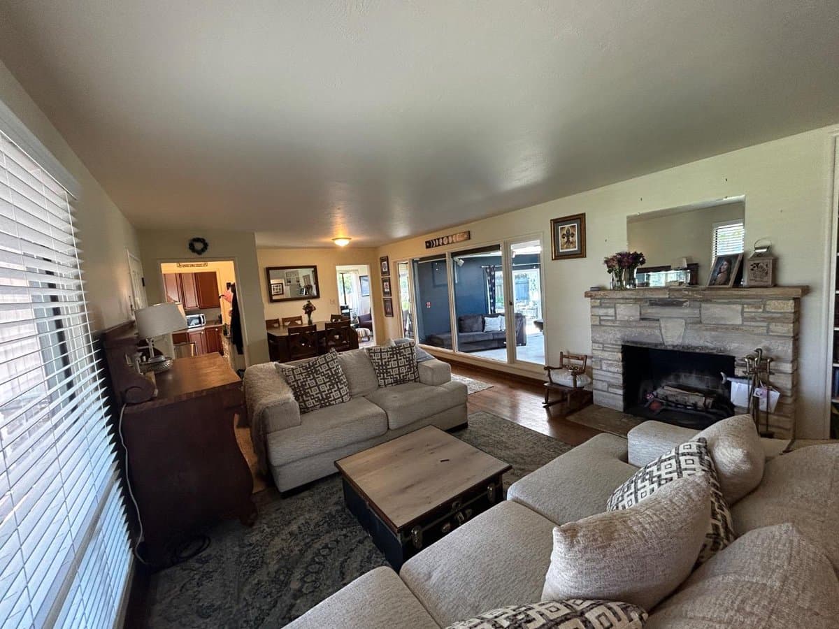 906 Bautista Drive - Photo 4