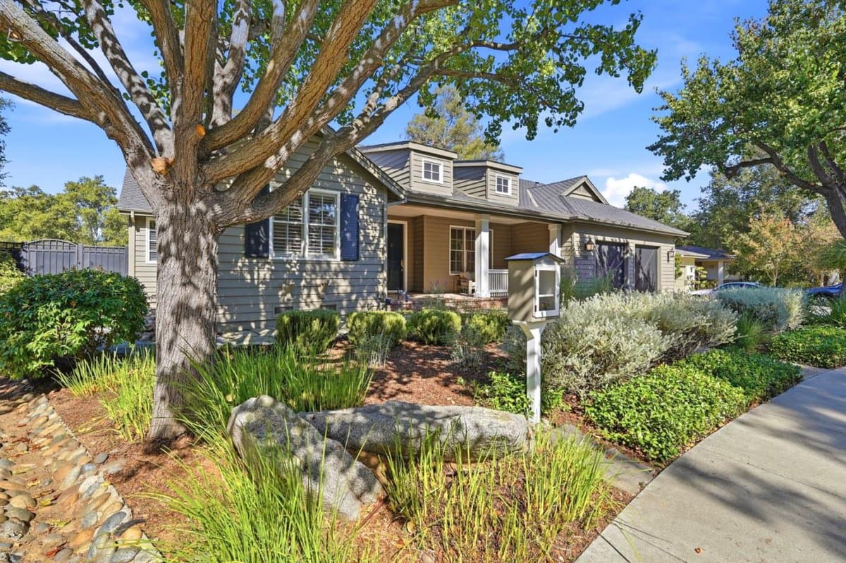 11008 Sycamore Drive - Photo 4